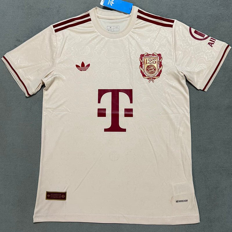バイエルン125周年記念ユニフォーム | MaillotLand