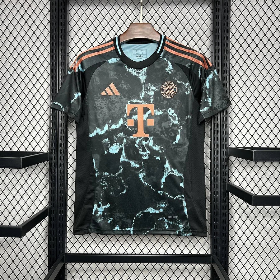 バイエルン・ミュンヘン 2024/2025 アウェイユニフォーム | MaillotLand