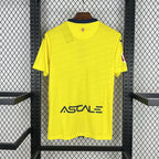 Maillot Villarreal Domicile 2025/2026, dos sur fond grillagé