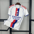 Maillot Olympique Lyonnais Domicile 2025/2026 vue de face