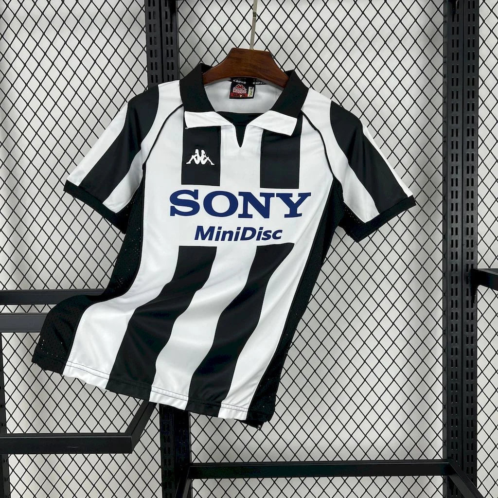 Maillot Juventus Rétro 1997/1999 vue de face