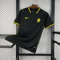 Maillot Chelsea Extérieur 2026/2027 sur fond grillagé