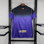 Maillot FC Barcelone Extérieur 2026/2027 vue arrière sur fond grillagé