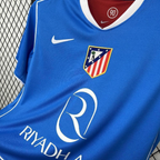 Maillot Atlético Madrid Third 2025/2026 vue arrière sur fond grillagé